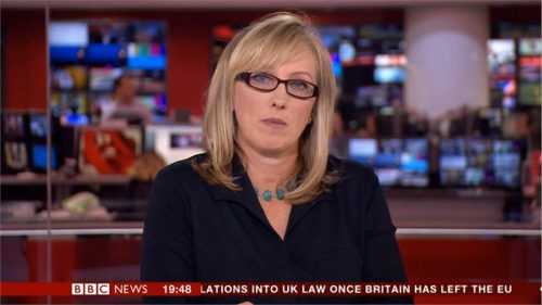 Martine Croxall - BBC News Presenter (8)