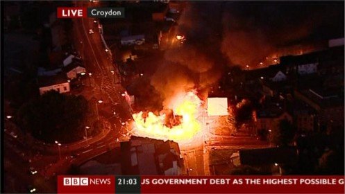 uk-riots-bbc-news-24564