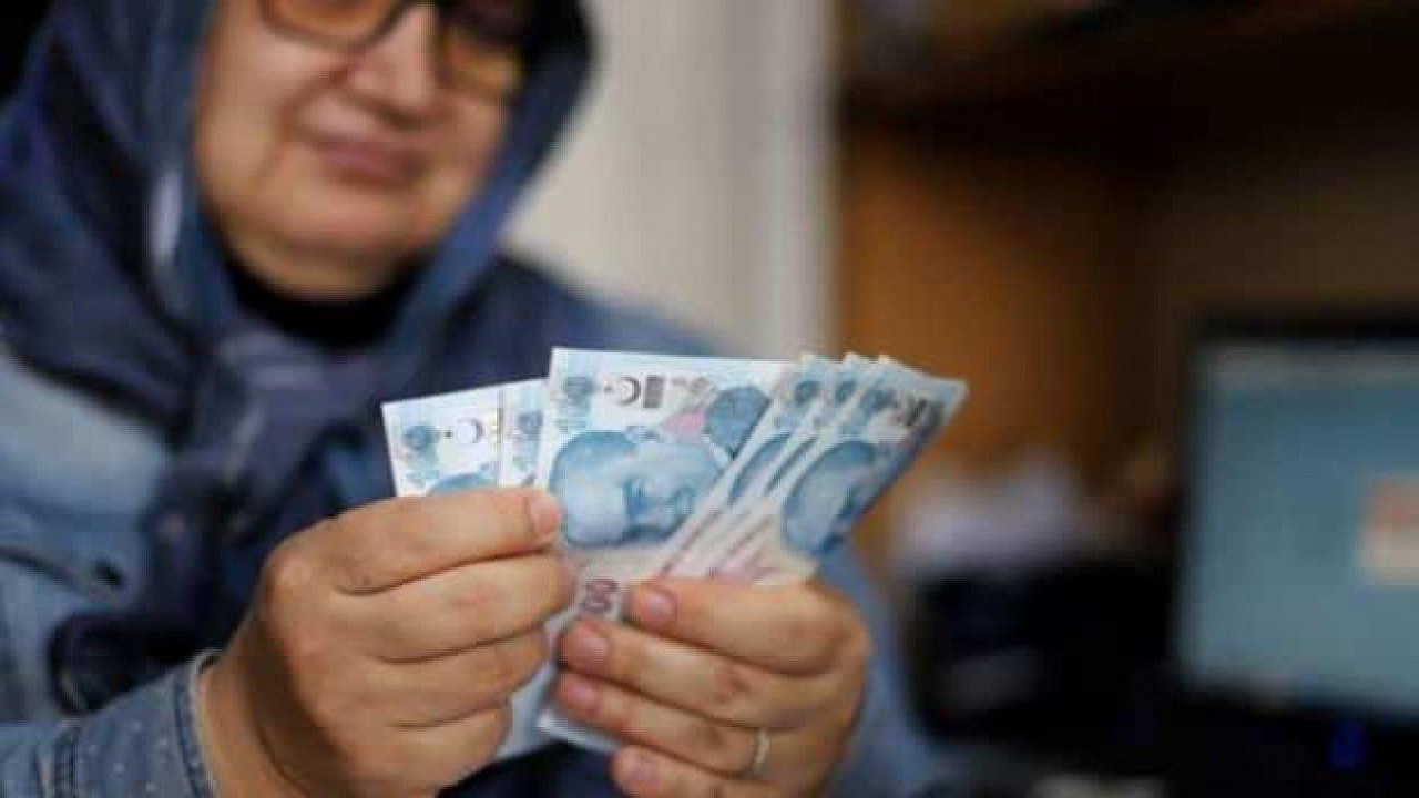10 milyon emekliye 15.000 TL banka kartına yatıyor!