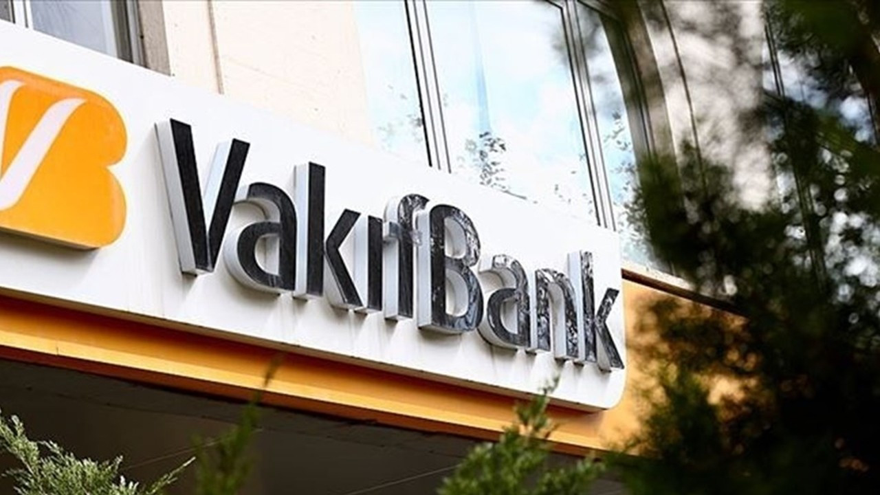 Vakıfbank’tan maaşın 5 katı ödeme! Maaş alan müşterilerine 5 katı düşük faizli kredi ödüyor!