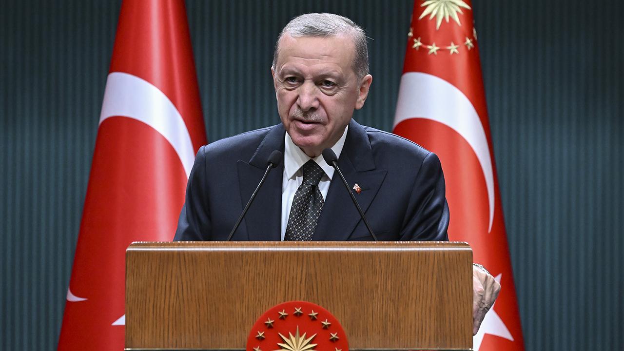 Cumhurbaşkanı duyurdu: zam, refah payı ve sosyal destek geliyor